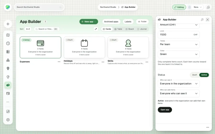 La section du statut d'une application, réglée sur Active, visible par toute l'organisation et ouverte à toute personne qui peut la voir pour ajouter des éléments.