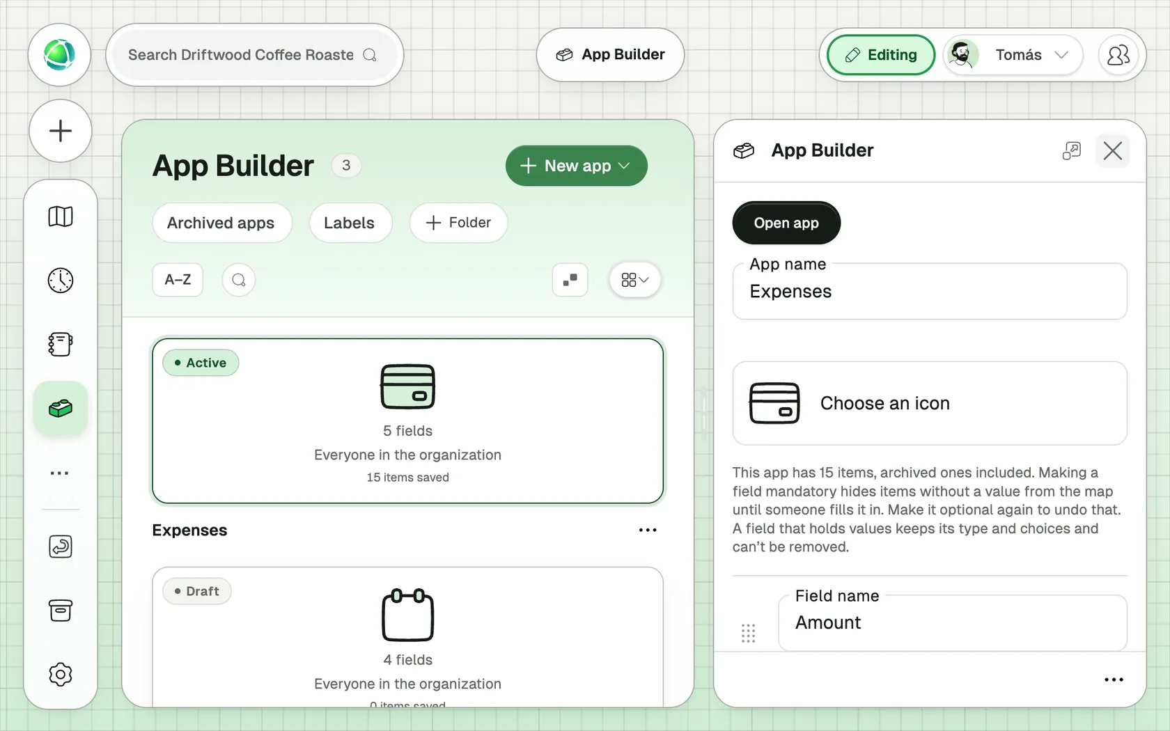 Elke app ontwerp je op één pagina, en elke wijziging wordt tijdens het typen bewaard. App Builder met de app Onkosten geselecteerd: links de apps, gemarkeerd als Actief of Ontwerp, rechts het ontwerp van de app, te beginnen met de naam en het pictogram.